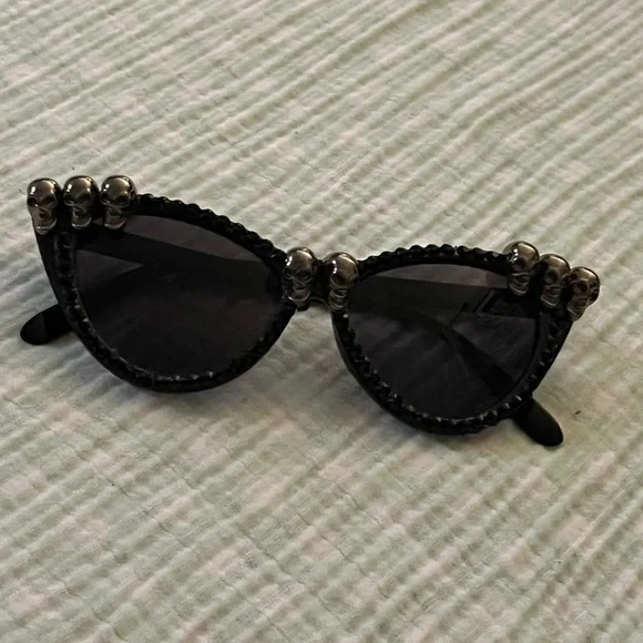 Source Unknown Black Skull Sunglasses - Picture 7 of 8